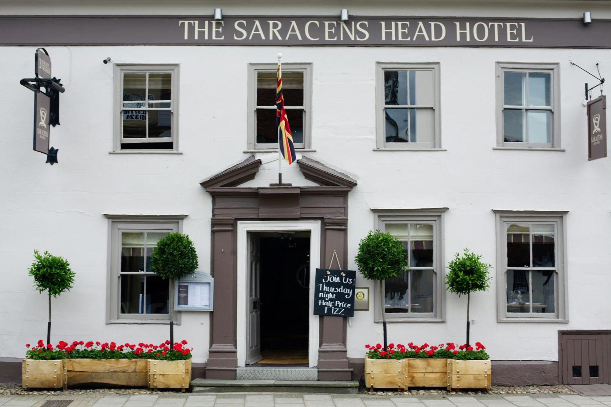 The Saracens Head Hotel Great Dunmow Luaran gambar