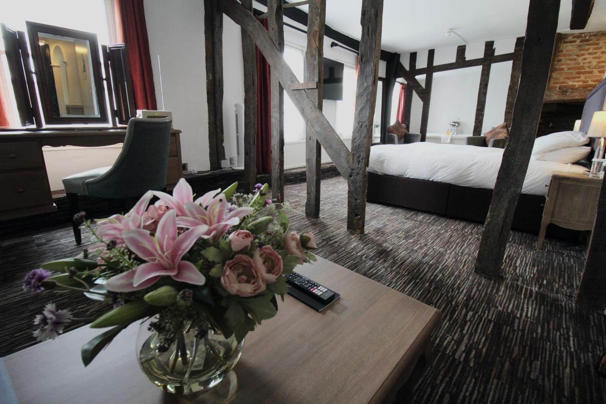 The Saracens Head Hotel Great Dunmow Luaran gambar