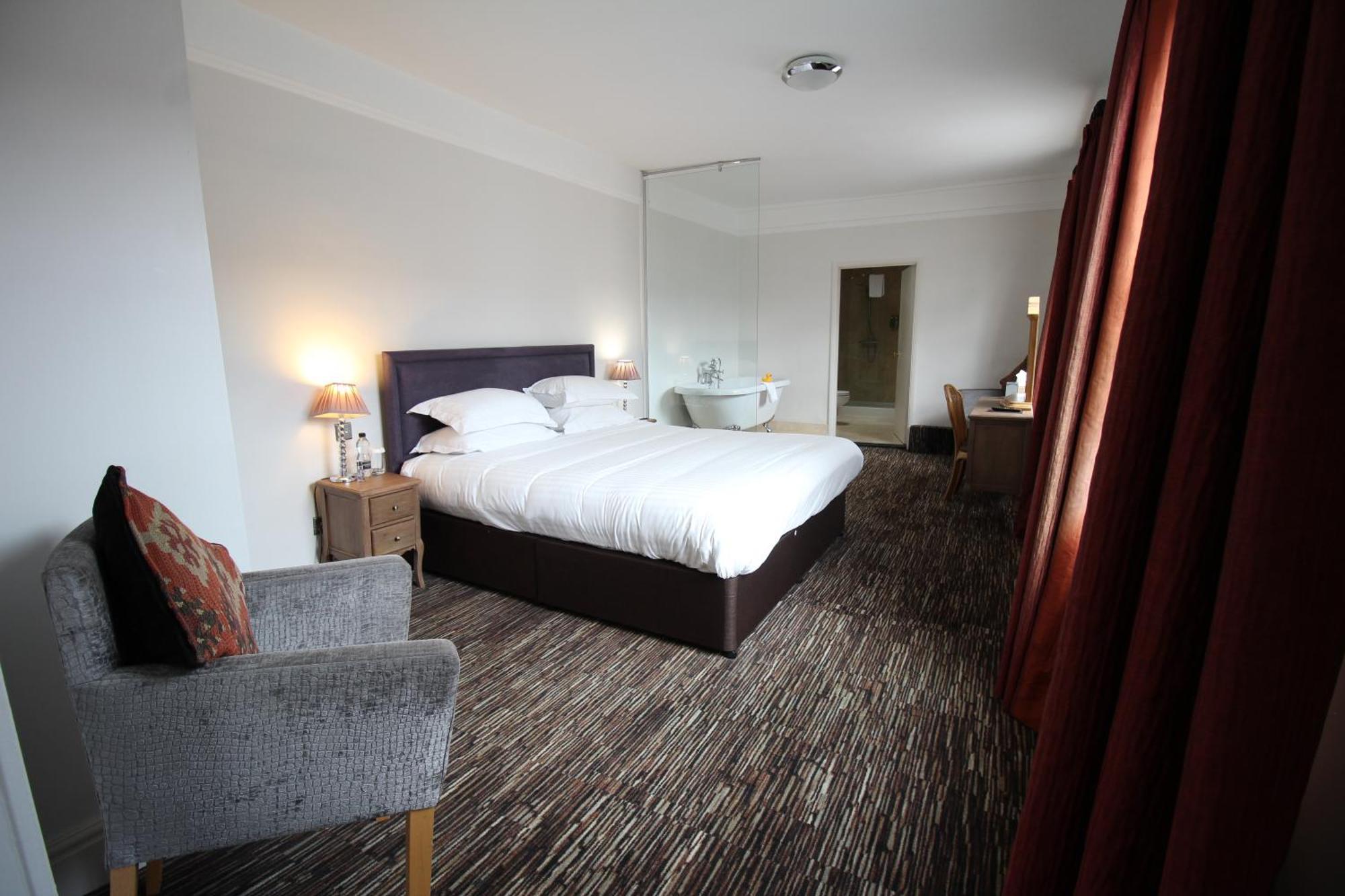 The Saracens Head Hotel Great Dunmow Luaran gambar