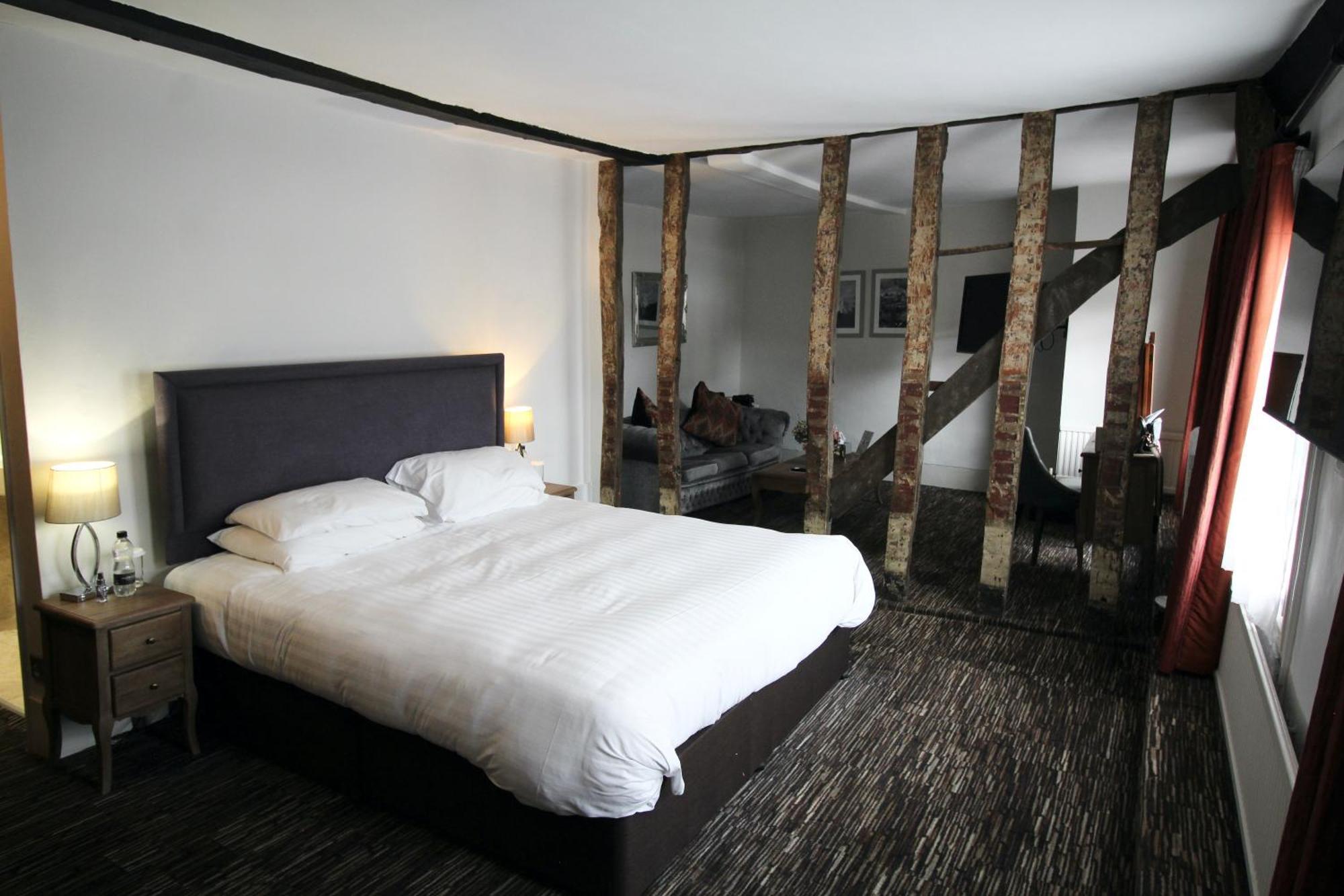 The Saracens Head Hotel Great Dunmow Luaran gambar