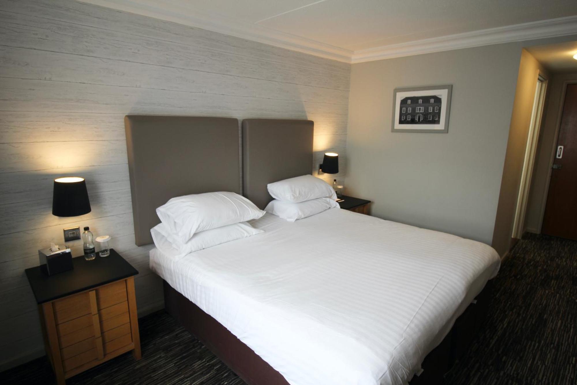 The Saracens Head Hotel Great Dunmow Luaran gambar