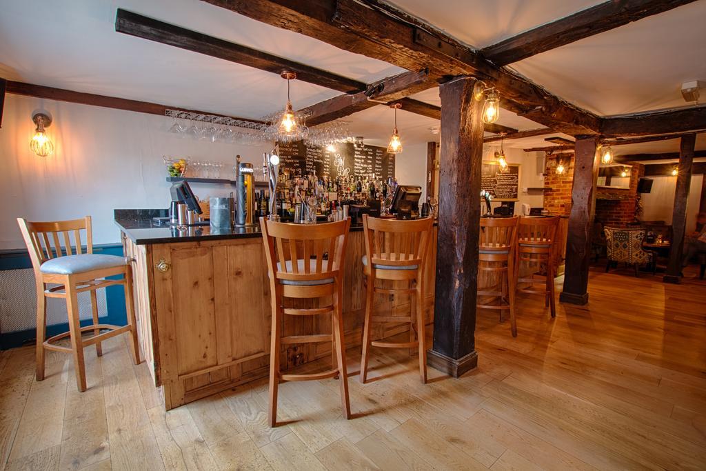 The Saracens Head Hotel Great Dunmow Luaran gambar