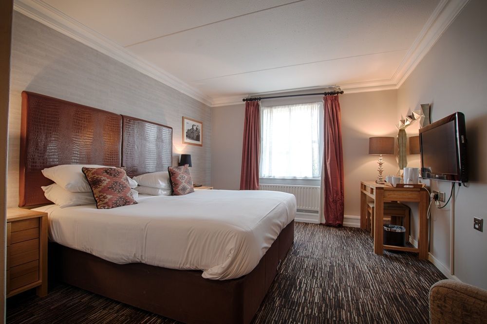 The Saracens Head Hotel Great Dunmow Luaran gambar