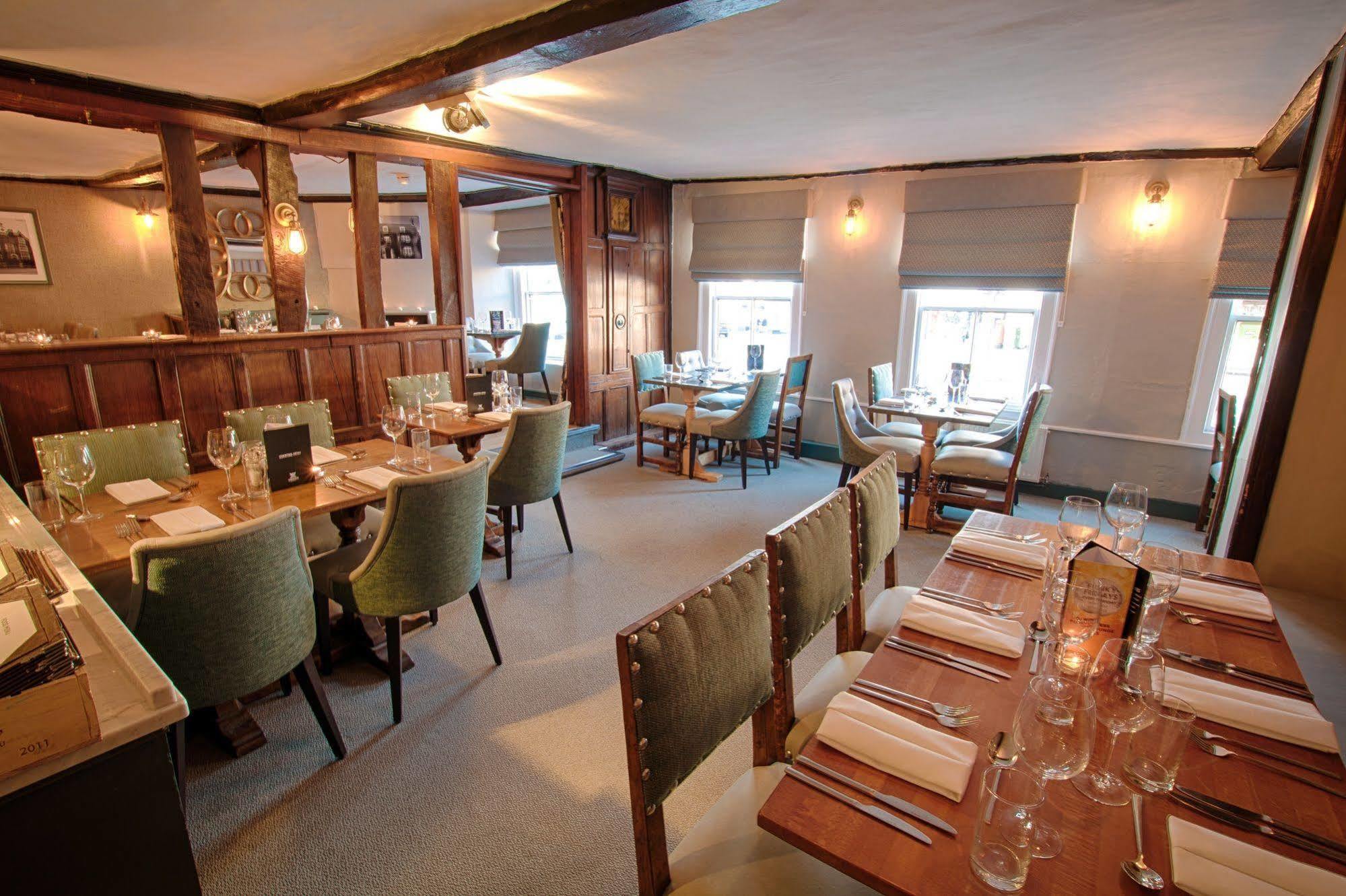 The Saracens Head Hotel Great Dunmow Luaran gambar