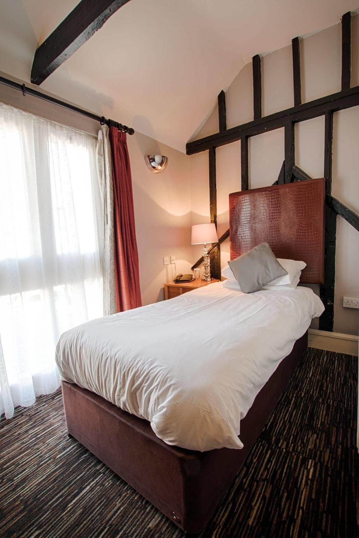 The Saracens Head Hotel Great Dunmow Luaran gambar